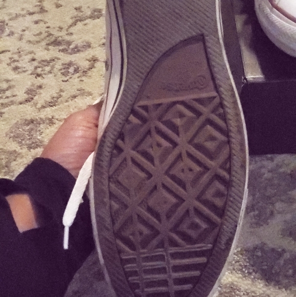**SOLD**Converse Chuck Taylor - Picture 2 of 5